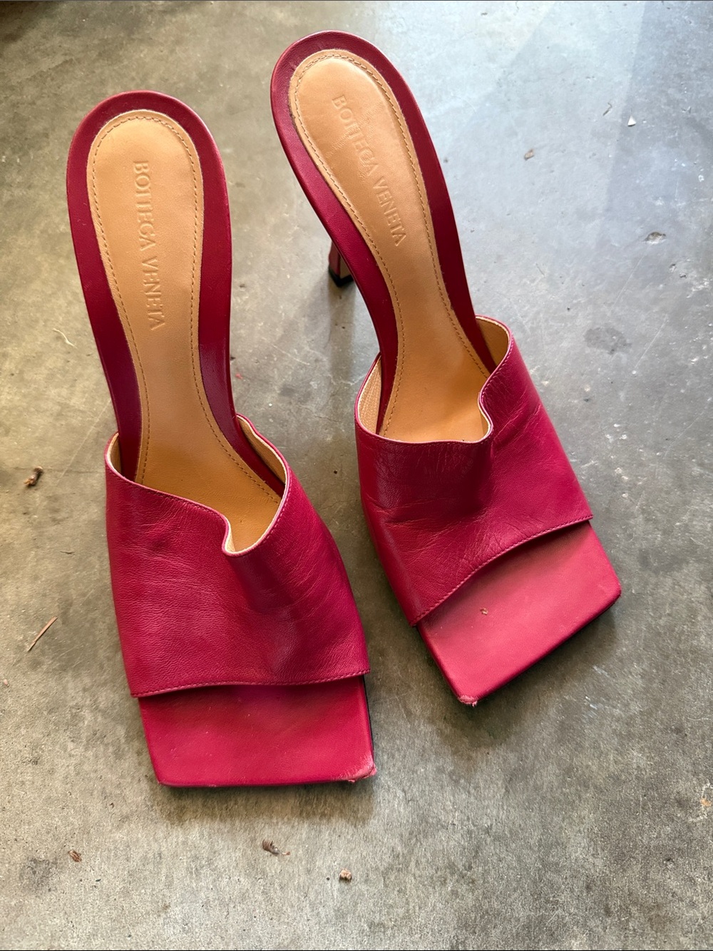 Bottega Veneta Fuchsia Leather Square-Toe Slide Heels